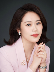 阳光下的女孩